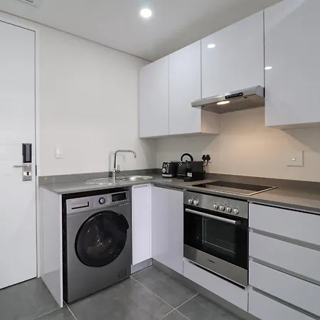 Reserved Suites Illovo-3