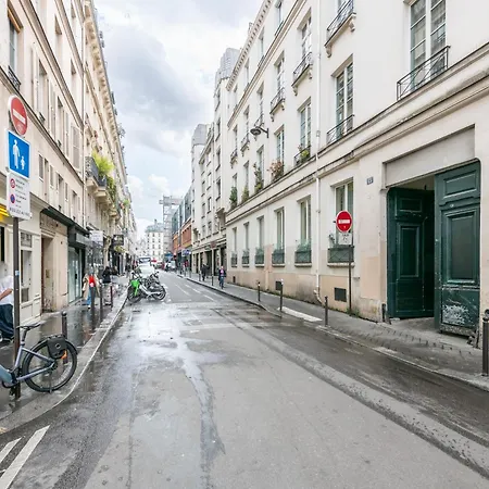 Paris Rooftop Views Cosy Separate Living Stay-3