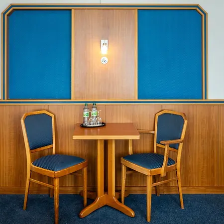 Hotel Und Rasthof Avus-2