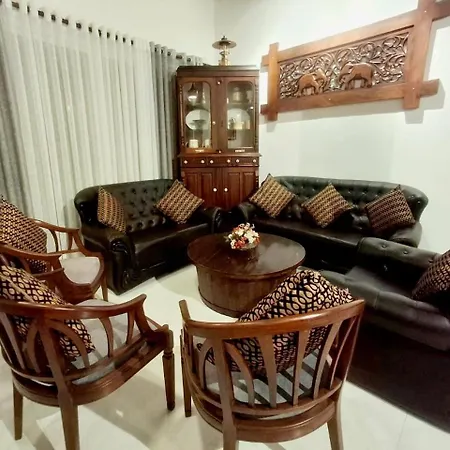 Ivy Bungalow-3