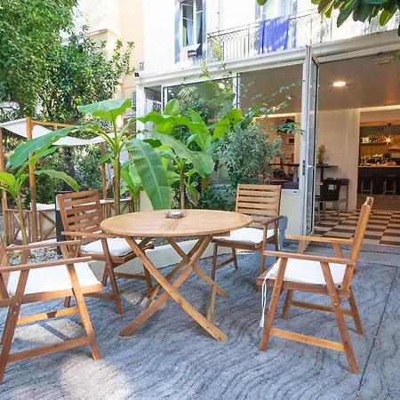 Auberge De Jeunesse Hi Nice Les Camelias-3