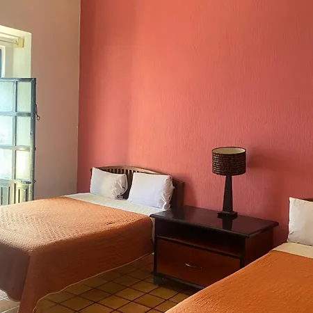 Hostal De Los Reyes-3