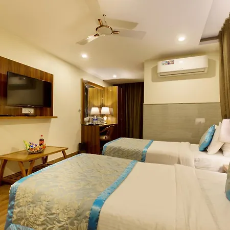 Opo Viva Premium Delhi Aerocity Free Airport Pick Up Or Drop-2