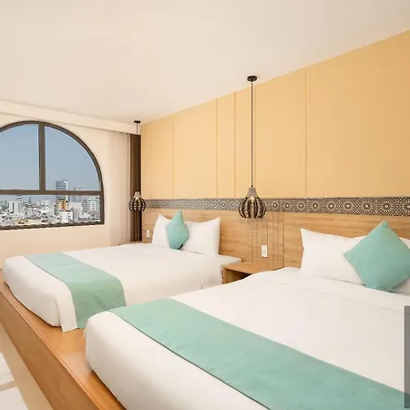 Bella Merry Hotel And Apartment - 100M To The My Khe Beach-2