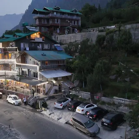 Singh Saab Rooms & Cafe-2