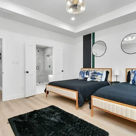 Sleeps 20 - 2 Homes - Family And Friends Fun Super House-3
