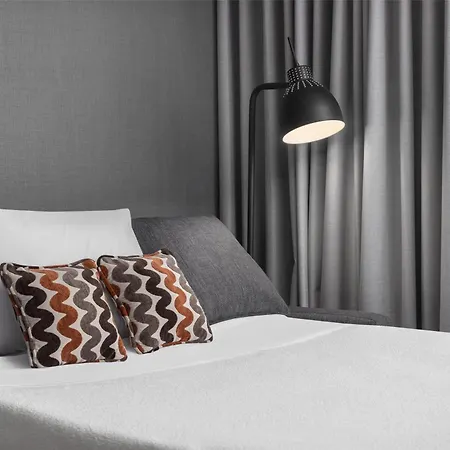 Hilton Garden Inn Toronto Airport-3