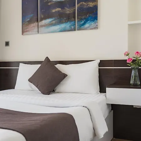 Luxury Studio With Swimming Pool, Gym And Tennis Courts In City Center-3