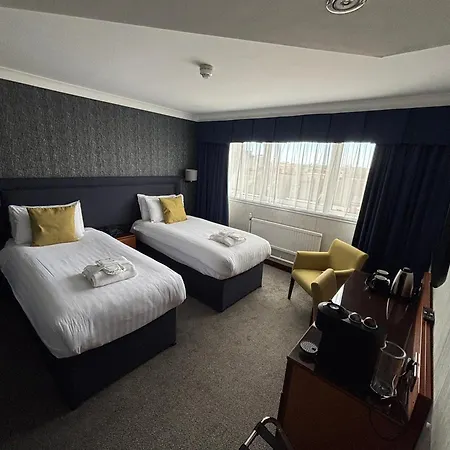 The Liner At Liverpool-3