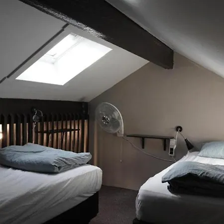 Banff International Hostel-2