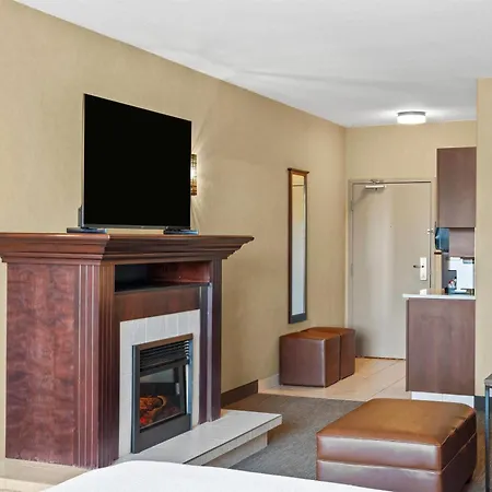 Ramada By Wyndham Drumheller Hotel & Suites-3