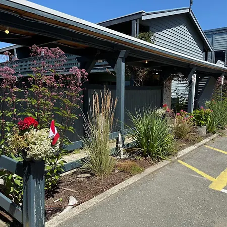 Sand Pebbles Inn-2