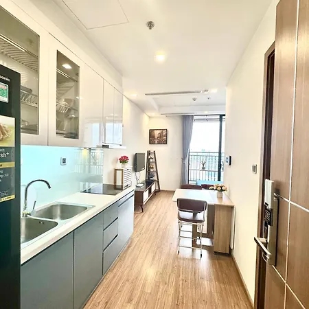 5 Star Studio, Private Walking Lake, Swimming Pool, Gyms, Quick To Airport-3