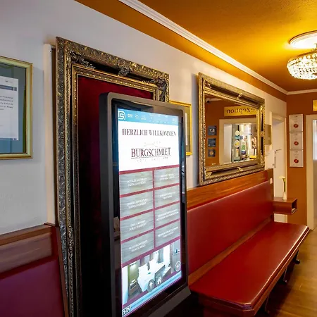 Tiptop Hotel Burgschmiet Garni-2