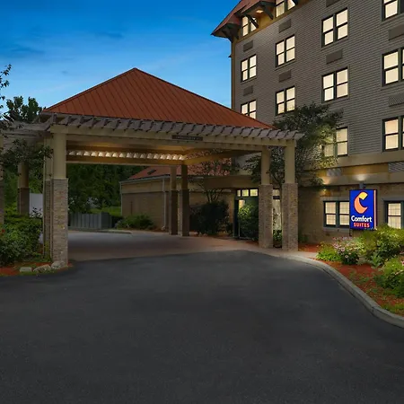 Comfort Suites Near Casinos-2