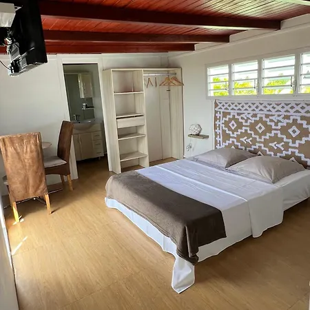 Domaine De Marly, 3 Etoiles-3