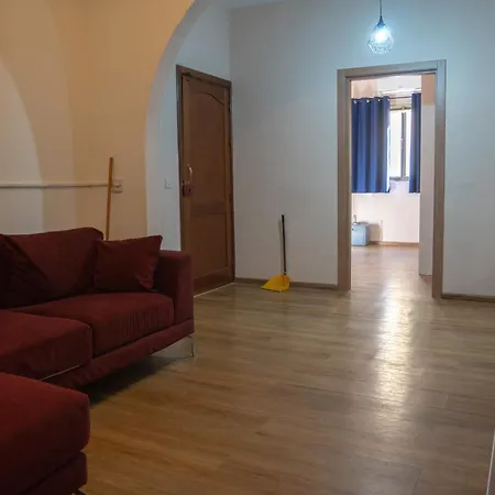 Golden Stay - 4Br Stylish Apartment For Group-3