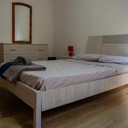 Golden Stay - 4Br Stylish Apartment For Group-2