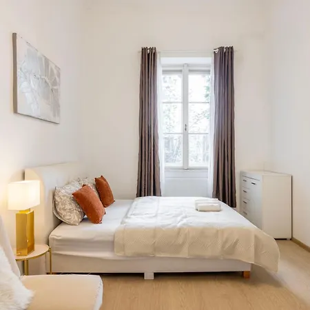 Cozy & Central Suite Next To The Basilica-3