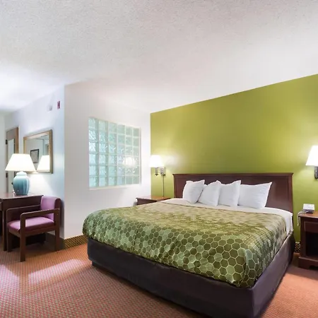 Econo Lodge Inn & Suites Knoxville East-3