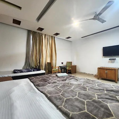 Hotel Ruhaan Near New Delhi Railway Station-3