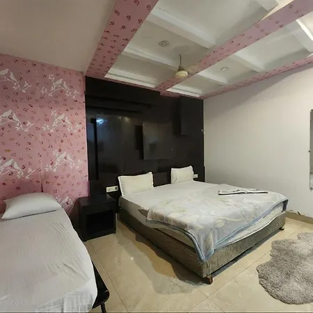 Hotel Ruhaan Near New Delhi Railway Station-2