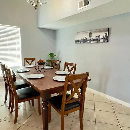Spacious Home Sleeps 12 Ideal For Groups-2