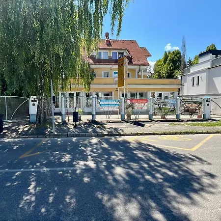 Szeplak Apartman-2