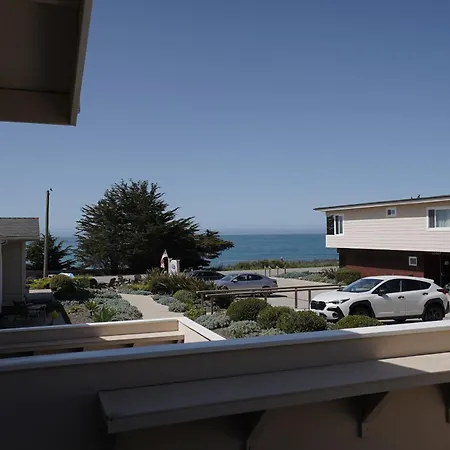 Cambria Landing Inn And Suites-3