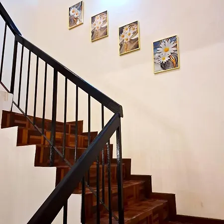 5-Bedroom Ferringhi House With Wifi , Netflix , Bbq Set , 5 Minutes Walk To Beach-3