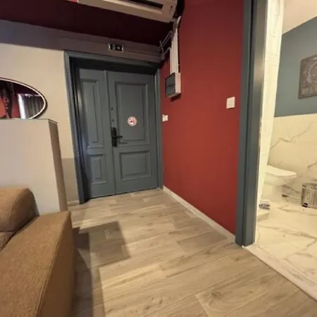 Stay Hybrid Youth Hostel-3