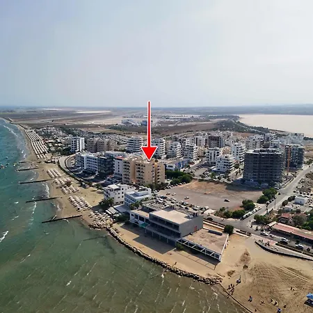 Luxury Stay At Mackenzie Beach With Private Parking And Balcony-2
