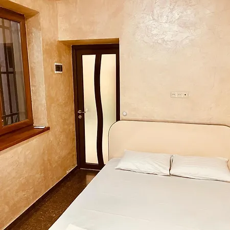 Luxury Apartment With Jacuzzi On Republic Square-2