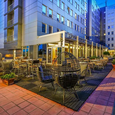 In Hotel Beograd-2