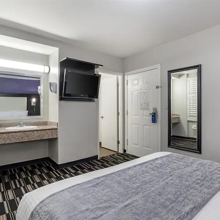 Surestay Hotel By Best Western Beverly Hills West La-3