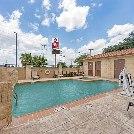 Best Western Plus San Antonio East Inn & Suites-3