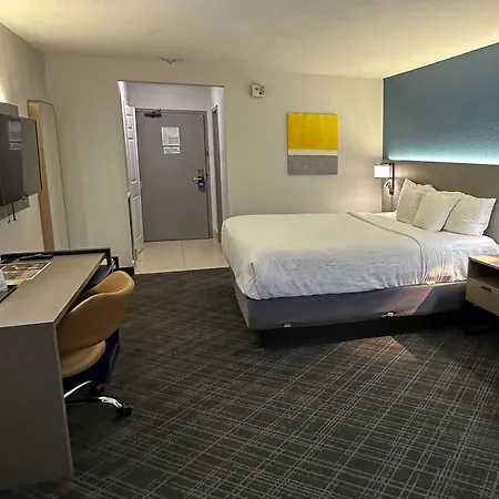 Comfort Inn Dallas Park Central-2