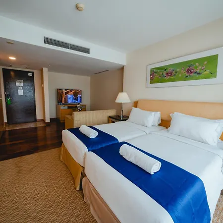 Royale Chulan The Curve-2
