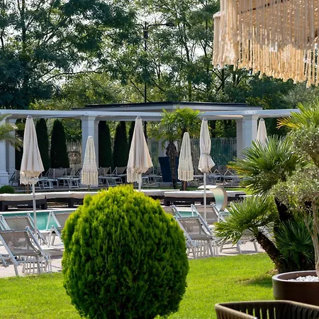 J'Adore Boutique Hotel-3