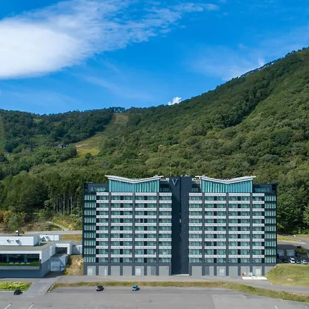 The Vale Rusutsu-2