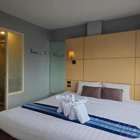 Montree Phuket Hotel-3