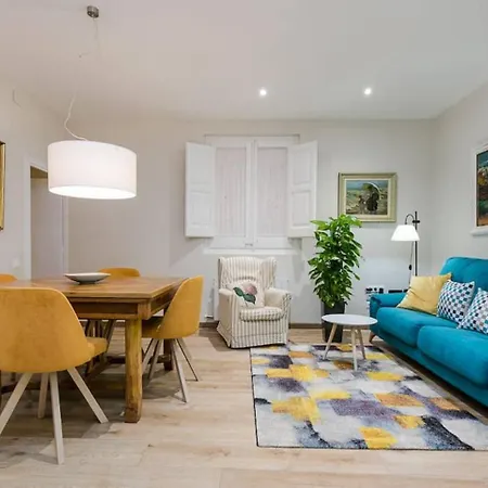 Lovely Designed House Connected To Center-3