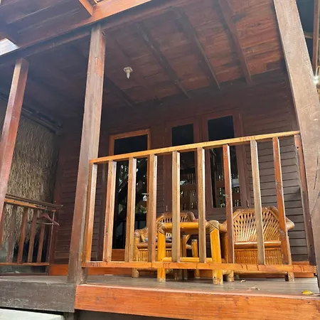 The Golden Ave Bungalow-3