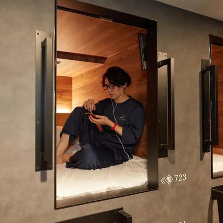 Rembrandt Cabin & Spa Shimbashi - Caters To Men-2