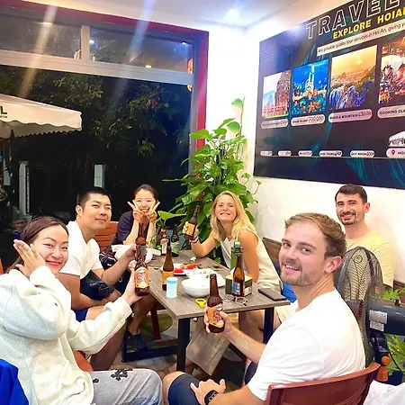 Dom Hostel And Bar-3