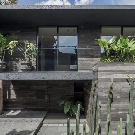 Black Villas Canggu Beach By Oxo-2