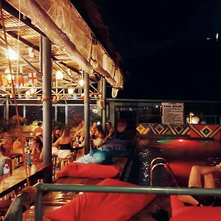 Outpost Hostel - Coron-3