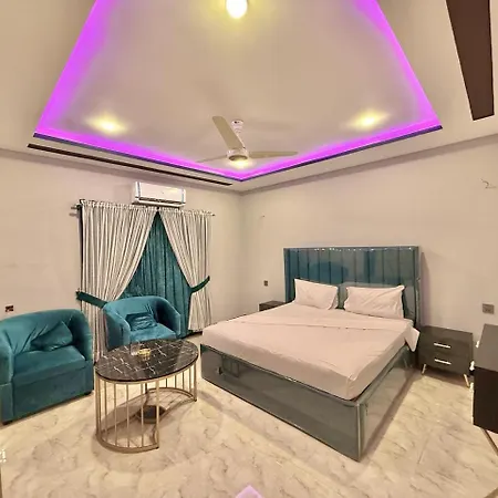 Comfort Suites Karachi-3