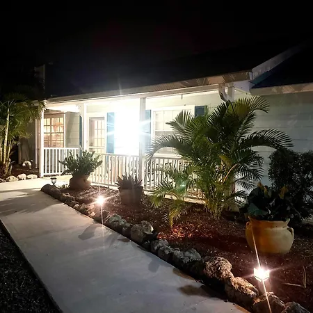 Beautiful Waterfront Home Less Than 7 Mins To Beaches-3