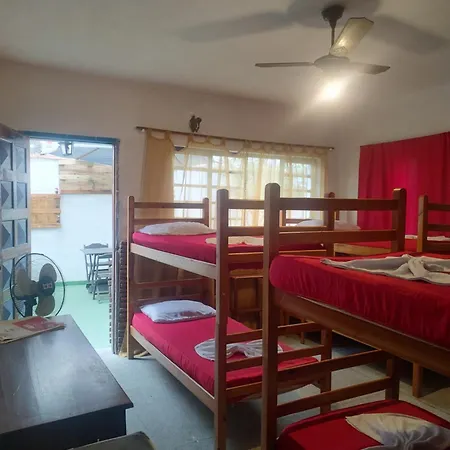 Dadiva Hostel Cama E Chuveiro Economico E Simples Na Esquina Da Praia Do Pontal Centro-2